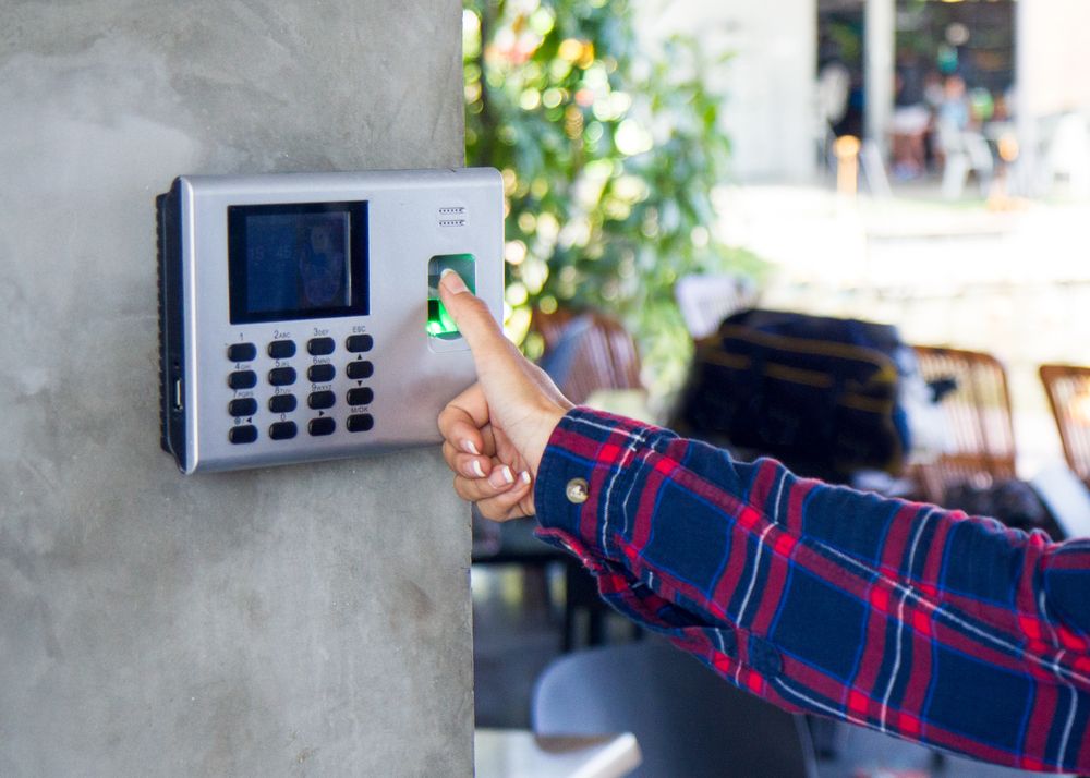 Biometric attendence device
